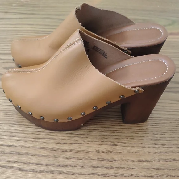 Seychelles Women's Tan Leather Mules - Picture 6 of 11